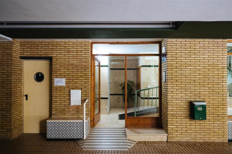 Apartamento Atanasio Barron- Free Parking Севилья Экстерьер фото